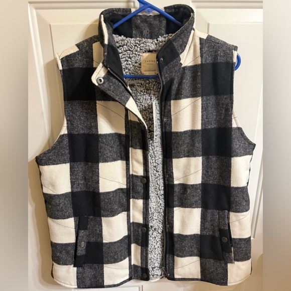 Black and Cream Checkered Womens Vest - Picture 2 of 4